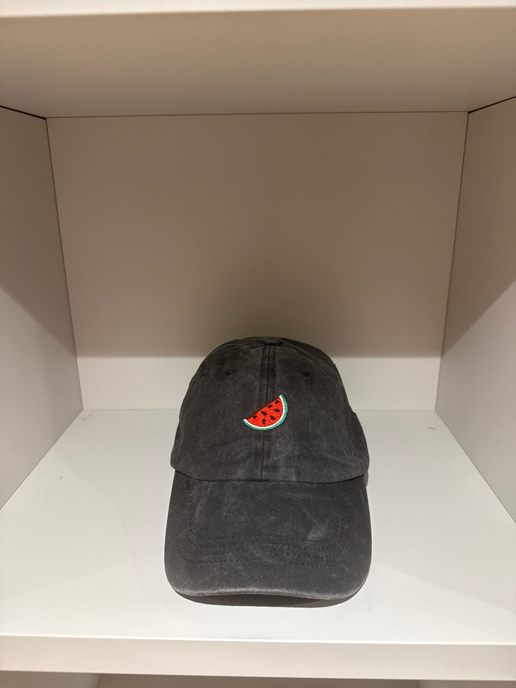 Watermelon hat con fibbia regolabile colore black effetto vintage