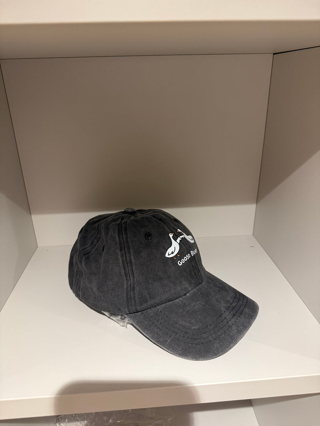 Goose bump black hat