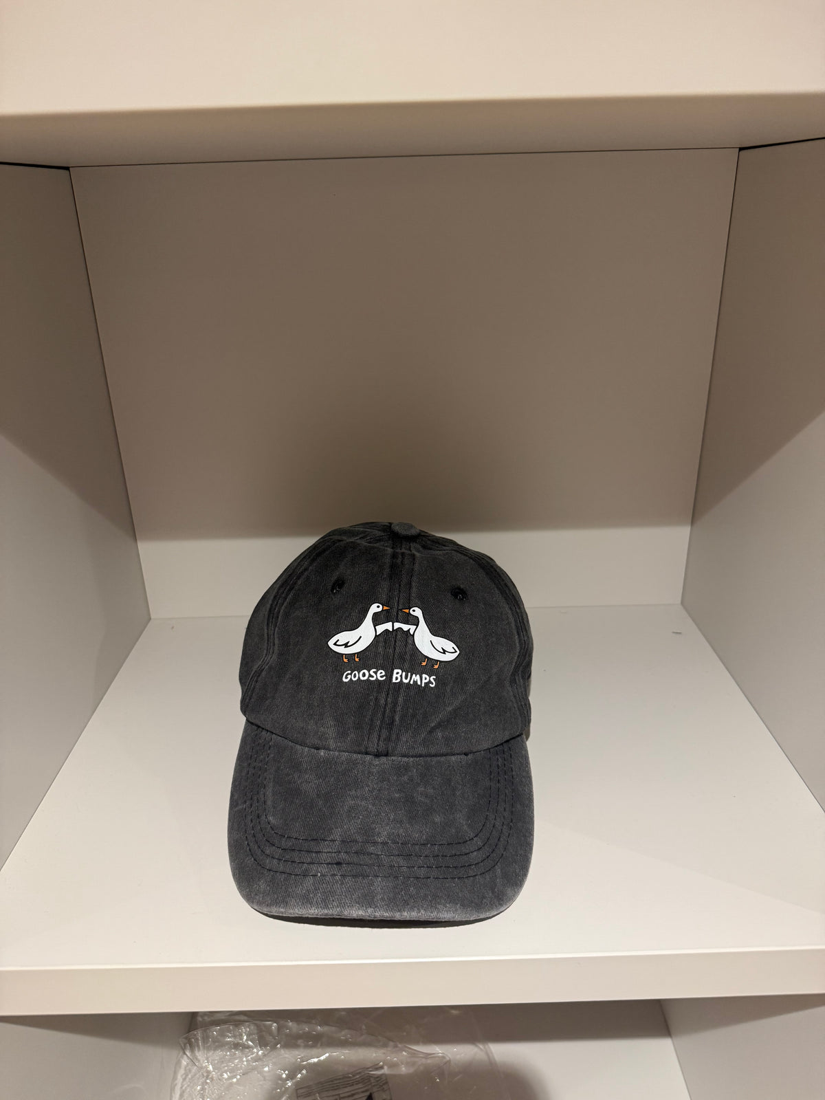 Goose bump black hat