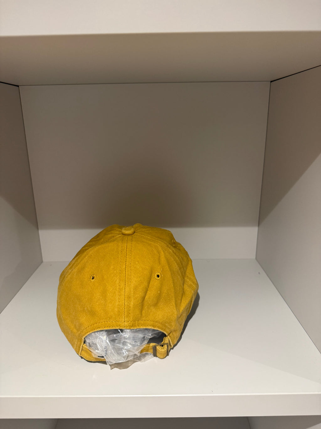 Goose bump hat cappellino senape con fibbia regolabile in metallo